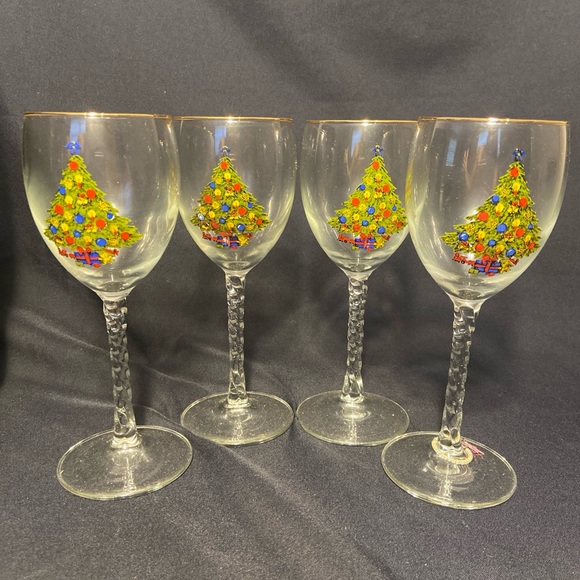 Set of 4 Vintage CHRISTMAS TREASURE Wine Glasses Gold Rim Twisted Stem Trees - Picture 2 of 3